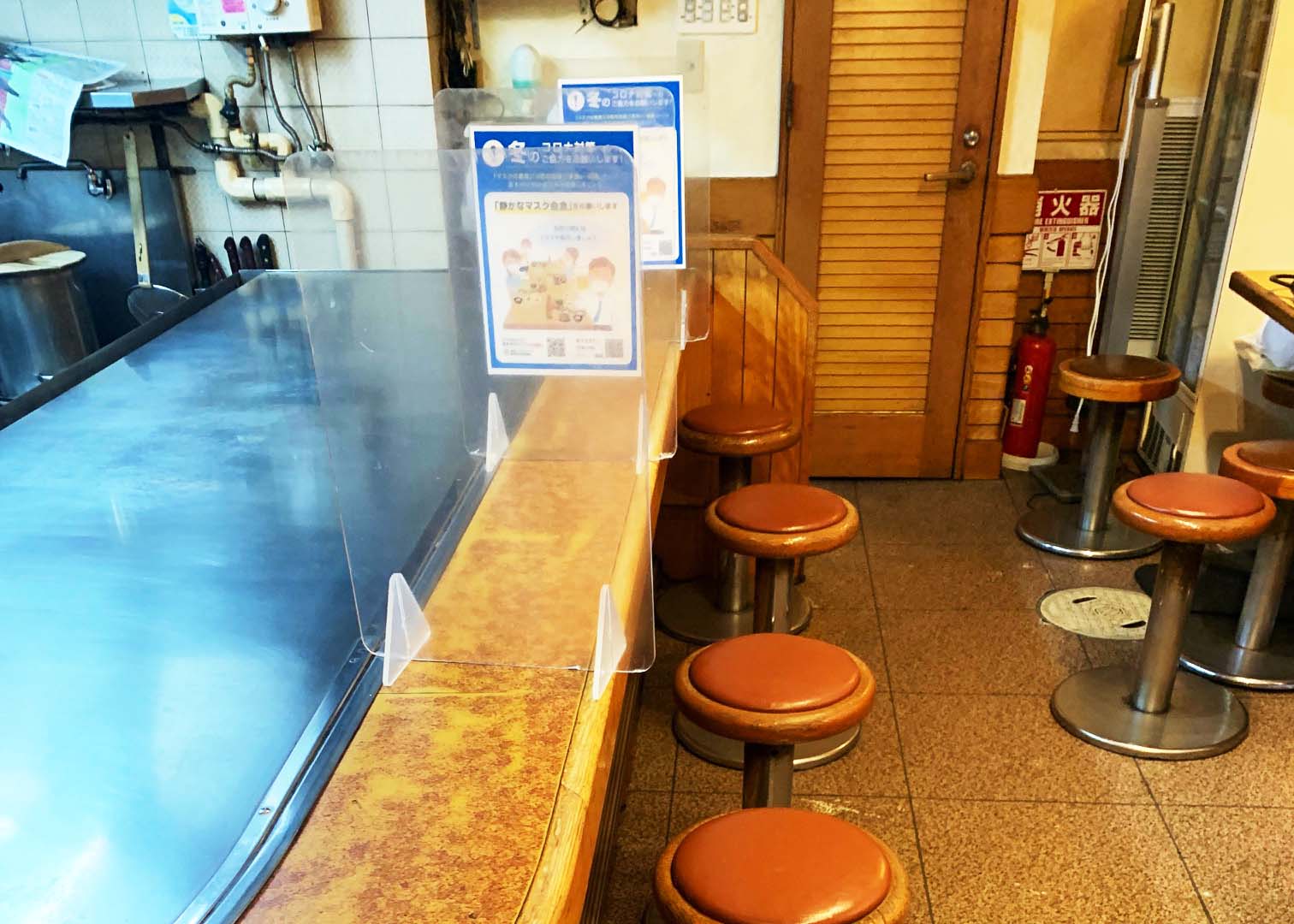 元祖へんくつや 本店の内装