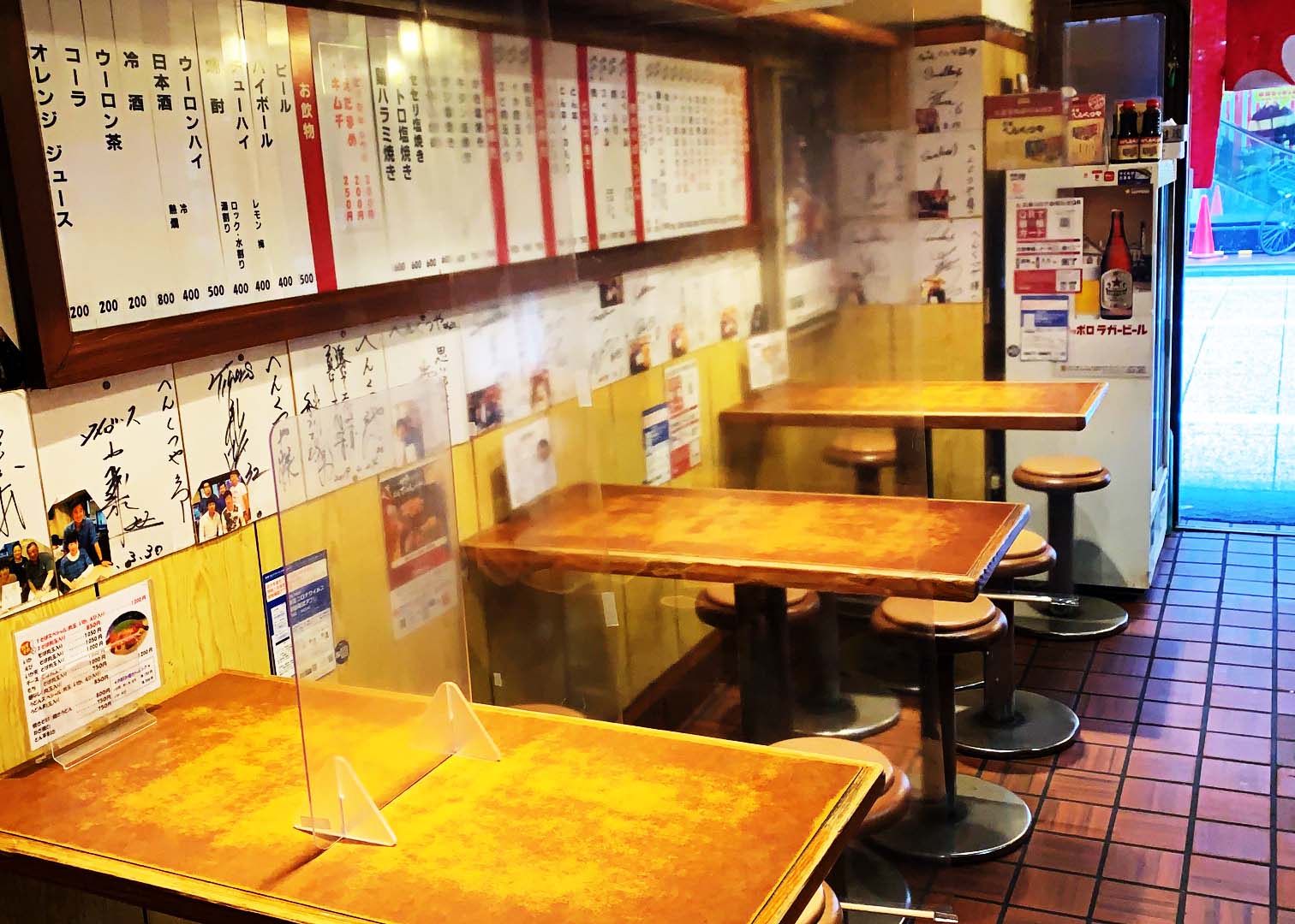 元祖へんくつや新天地店の内装